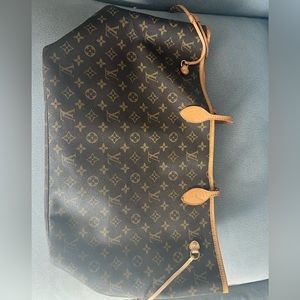 Louie Vitton Large GM Neverfull bag.